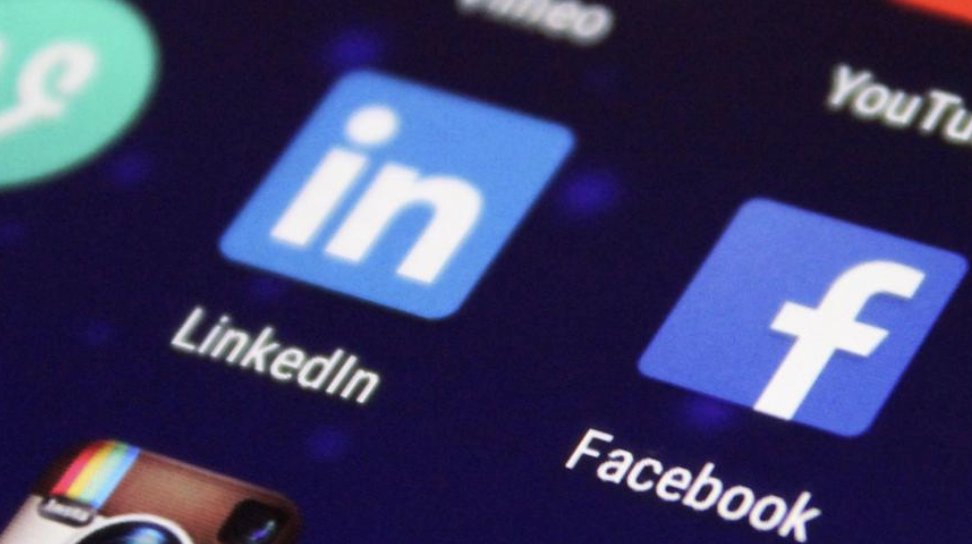 Dans sa dernière étude, l’agence <a href="/AmazingContent_/">AmazingContent</a> en partenariat avec <a href="/LinkedIn/">LinkedIn</a>, revient sur les stratégies de communication des dirigeants de l’industrie du luxe sur le réseau social professionnel.

journalduluxe.fr/fr/business/lu…
#luxe #influence #journalduluxe