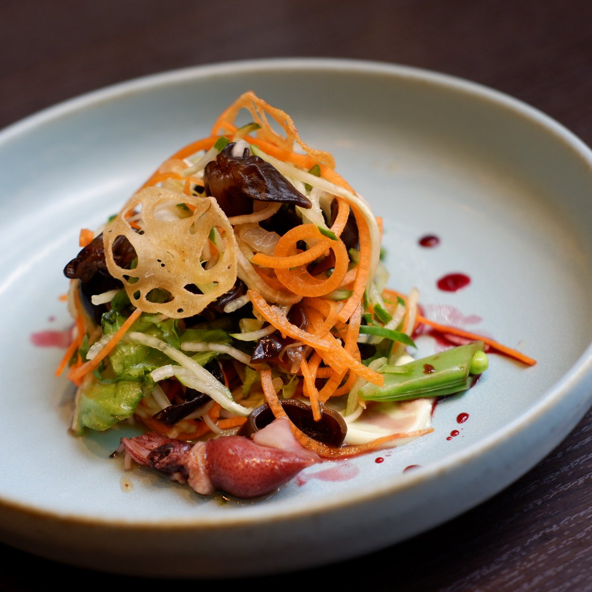 Kuishinbo_nao's tweet image. 韓国人の友達夫婦がしてる東京の広尾にあるHASUOという韓国料理でランチ。ミシュランガイド東京のセレクレッドレストランに評価されてます。夏に買いたいのは和傘の日傘です。ほしいのは30,000くらいします。京都で使いたい。
#HASUO
#韓国料理
#月曜あもーれ