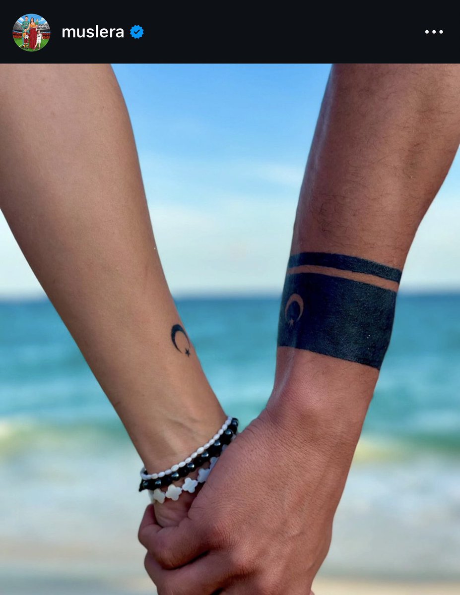 13 yıldır Türkiye’de yaşayan Galatasaray’ın kalecisi Fernando Muslera ve eşi, ay yıldız şeklinde dövme yaptırdı.