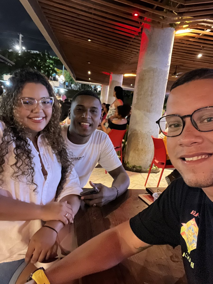 Laurabolivarv09's tweet photo. Siempre será lindo verlos❤️‍🩹 @FabioOsorio2 @Leninortega19 https://t.co/AqCISUnie5