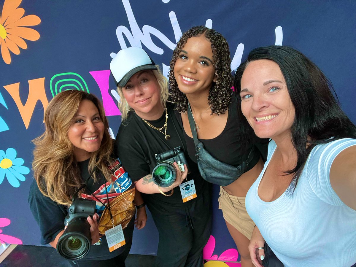 valerieinhoops's tweet photo. Section 7 &amp; this Phoenix heat wiped us out! Awesome event, elite talent, all under one roof! Til next time! @Section7Az @theheatherex 
#ValerieInHoops
#TheHeatherExperience #SaturninoPhotography
#RyleeKing 📸🎥🏀 https://t.co/y58I3nXBet