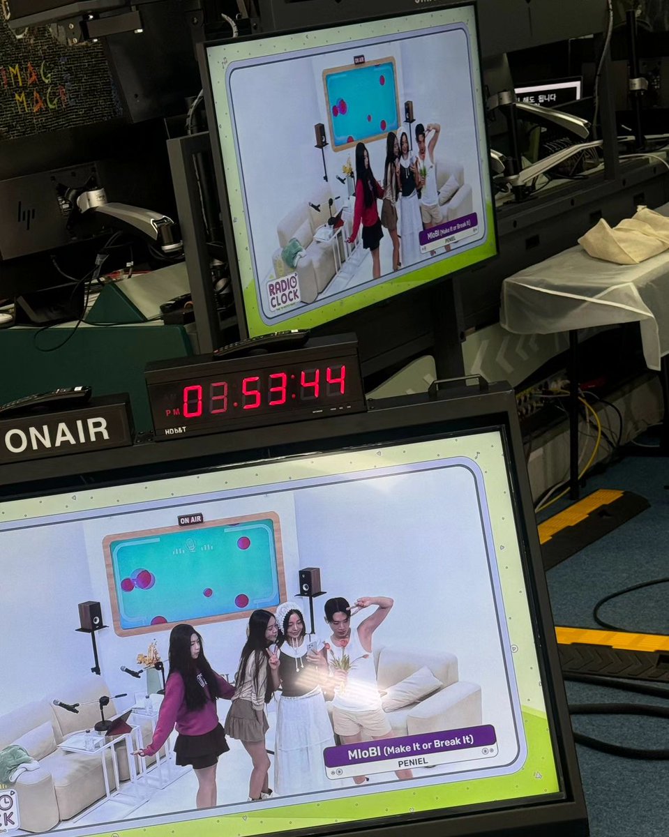LC_Sinformation's tweet photo. 240621 @radio_clock1516 Instagram

https://t.co/PBVNNnuGot

@LC__Ashley @cherryberryiris #LADIESCODE #레이디스코드 #ASHLEY #애슐리 #CHOIBITNA #최빛나 #AshleyChoi #RADIOCLOCK #IRIS #아이리스 #SOOBEANIE #수빈 #라디오클락 #ChrisKoo

[🎉inssa party🍾]

They say that when it's hot, a hot drink is better for beating the heat,
Still, we're all craving ice, right?
We were joined by 🌸Chris Koo, who was more than happy to see you again😆

Today's new song is...!🎶
✨️ RIIZE's 🩵first mini album, which has been loved by many since its debut and
💎Seventeen's vocal team JEONGHAN and hip-hop team WONWOO, an album by two people 🛌🏻
We also learned about 🌊PENIEL's new song, which is full of coolness!

And the movie Iris saw at the premiere 🏃‍♂️🔫🏃Escape

What news in today's story intrigued you the most 😛?