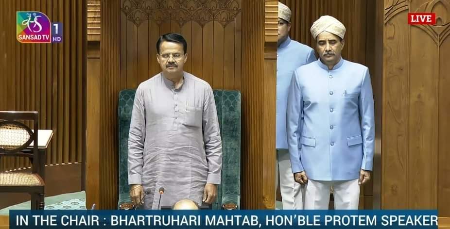 trk_media's tweet image. #TRKUpdate Delhi: First session of the 18th Lok Sabha commences at the new Parliament building. Swearing-in ceremony of the newly-elected MPs to take place shortly.
#LokSabha #oathcermony
