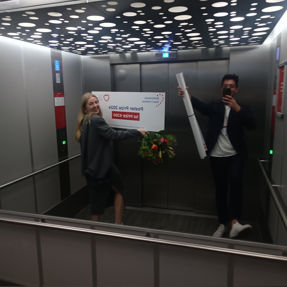 Rocco Caliandro (@rocco_caliandro) on Twitter photo What a great way to finish the week! Last Friday, we attended the 8th meeting of the <a href="/dcvalliance/">Dutch CardioVascular Alliance</a> and I was awarded the 1st poster price for our work on the long non coding RNA Zeb2os!
๐๐๐๐๐๐๐
Many thanks to the jury for awaiting our work!
๐ณ๐ฑ๐ซ๐ What a great way to finish the week! Last Friday, we attended the 8th meeting of the <a href="/dcvalliance/">Dutch CardioVascular Alliance</a> and I was awarded the 1st poster price for our work on the long non coding RNA Zeb2os!
๐๐๐๐๐๐๐
Many thanks to the jury for awaiting our work!
๐ณ๐ฑ๐ซ๐