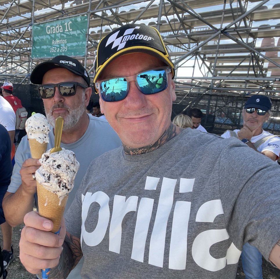 Wishing a very Happy Birthday to my good friend Mr <a href="/Bigroey/">Paul (Roey) 🐝🏍🍷🥃🍺🍹🪚🔨🏍📷🏍</a> 🥳🎂🍻