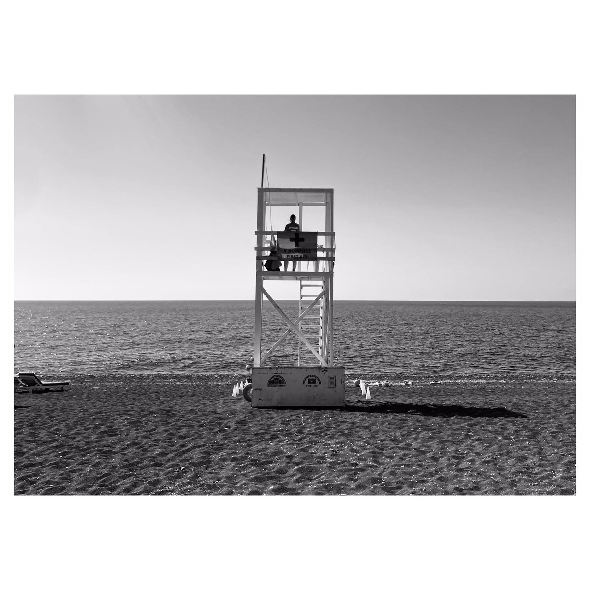 RonnieFletcher7's tweet photo. Beach Day #perissa #santorini #greece https://t.co/YNKtH9YtWi
