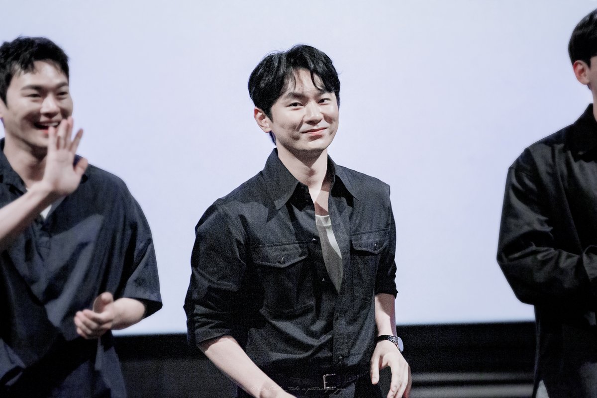 s_o_Click's tweet photo. 240618 영화 핸섬가이즈 VIP 시사회

#강기둥 배우 https://t.co/cMapjaWgHm