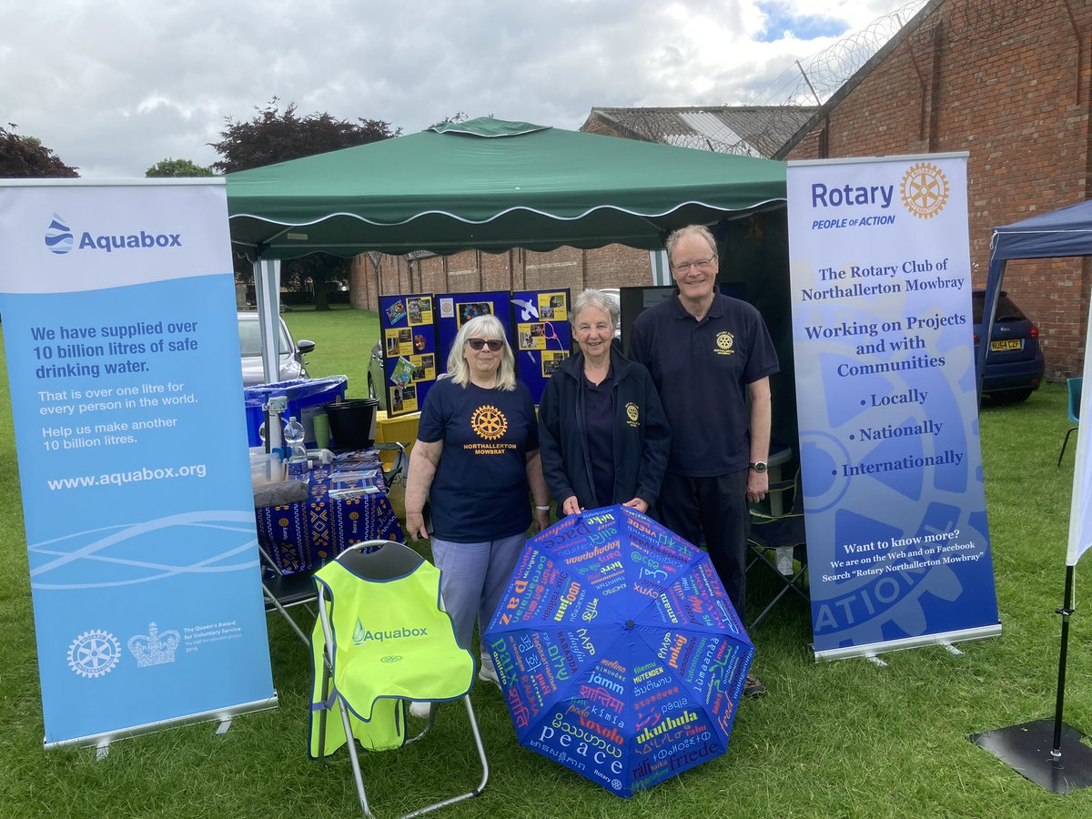 Sunshine, music, food and fellowship! Great time at the Homegrown Food Fest at the Applegarth - Flowing Together for Clean Water. 
#Aquabox #Rotary #Northallerton