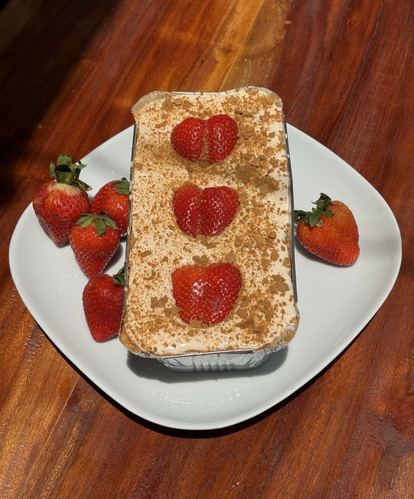 josheph_1989's tweet photo. 🍓🍓🍓 Strawberry Graham 🍰🍰🍰

Yummm 🥰 parang mga pwet yung strawberries haha 😂

Ako po gumawa nito…order na kayo 😂

#StrawberryDelight #GrahamGoodness #DessertHeaven #SweetTreats #Berrylicious https://t.co/8nIsSEVrog