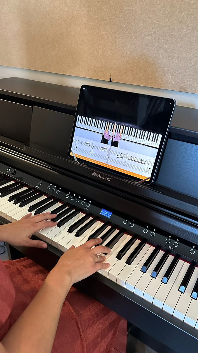 SiteGeekFR's tweet photo. Je vais me lancer, ça ressemble à Guitar Hero avec #FlowKey
Votre avis ? https://t.co/4NKABVQa4Y