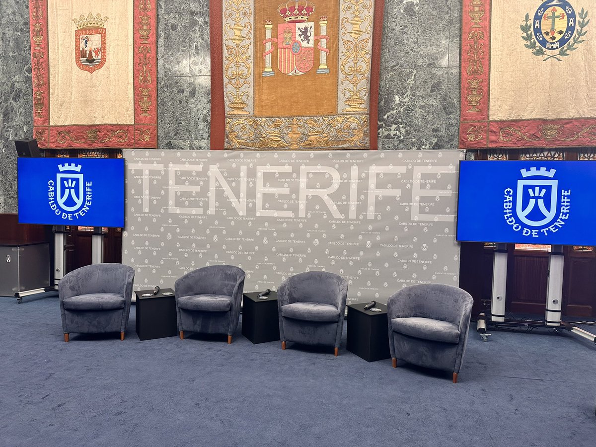 CabildoTenerife's tweet photo. 🔴 #DIRECTO: Presentación del I Ciclo Internacional de Cine Submarino de Tenerife 2024 #CIMASUB

🕚 09:00 horas
💻 https://t.co/YvNnIVu2fk

Comparecen la presidenta del Cabildo de Tenerife, @rdavmam; el director insular de @MedioNaturalTF, @Pmillan1; y el director del Ciclo Internacional de Cine Submarino de Donostia-San Sebastián, David Sánchez Carretero.