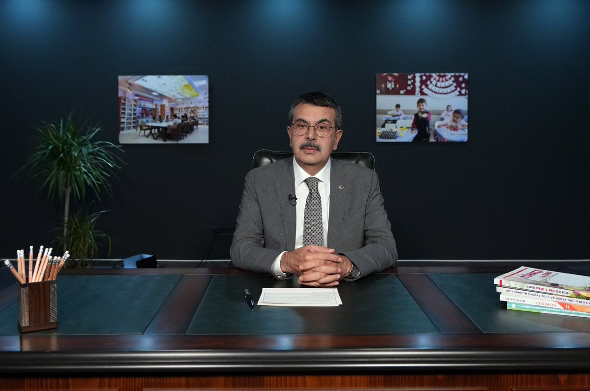 Millî Eğitim Bakanı <a href="/Yusuf__Tekin/">Yusuf Tekin</a>, Mesleki Çalışma Programının İlk Gününde Öğretmenlere Hitap Etti

“Eğitim sisteminin en kıymetli paydaşları olan sizler bizim için gerçekten çok değerlisiniz. Bu mesleki çalışma döneminin sizler için en verimli şekilde geçmesini temenni ediyorum,