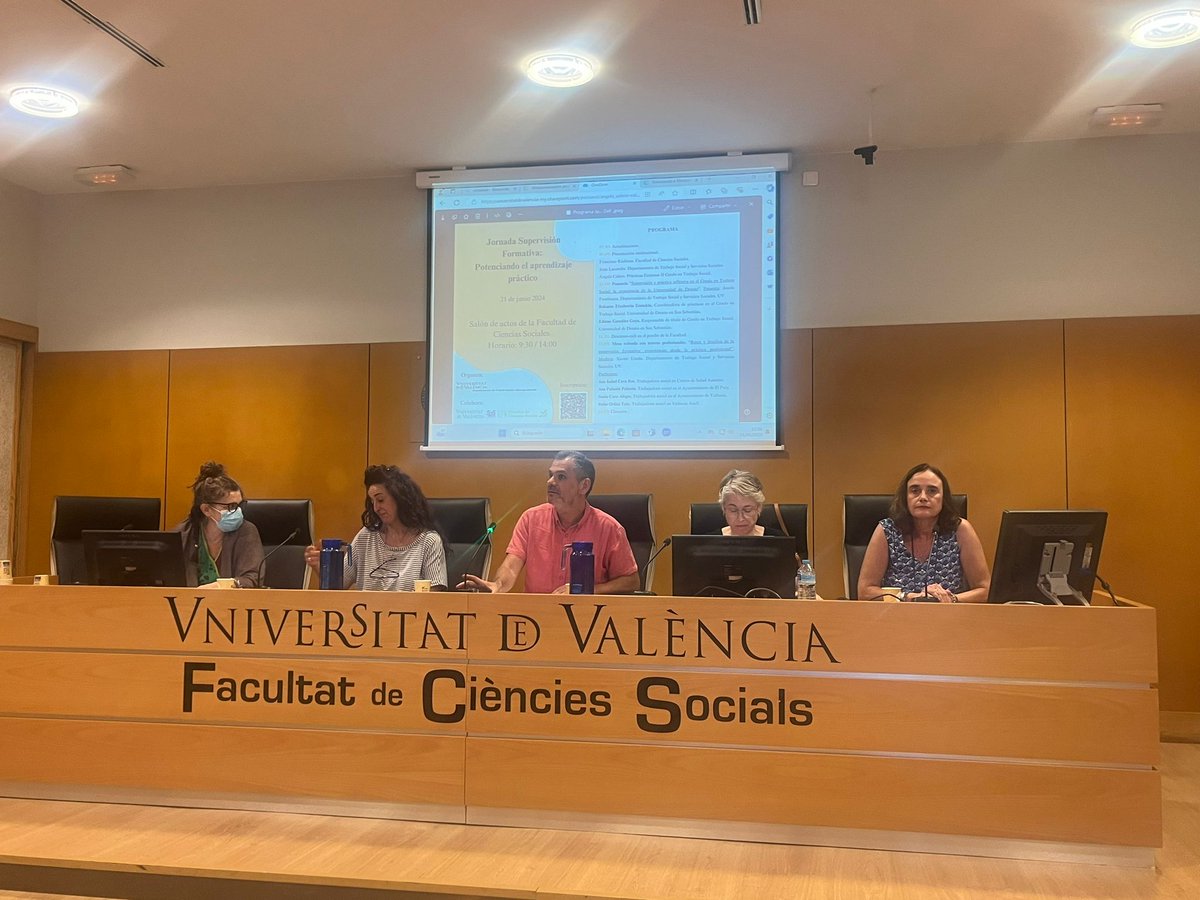 El 21 de junio, las profesoras Bakarne Etxeberria y Edurne Glez., fueron invitadas a la <a href="/UV_EG/">Universitat València</a> para presentar el modelo de prácticas curriculares del Grado en Trabajo Social en la UD. En la sesión, se reflexionó sobre las particularidades y singularidad de las prácticas de grado.