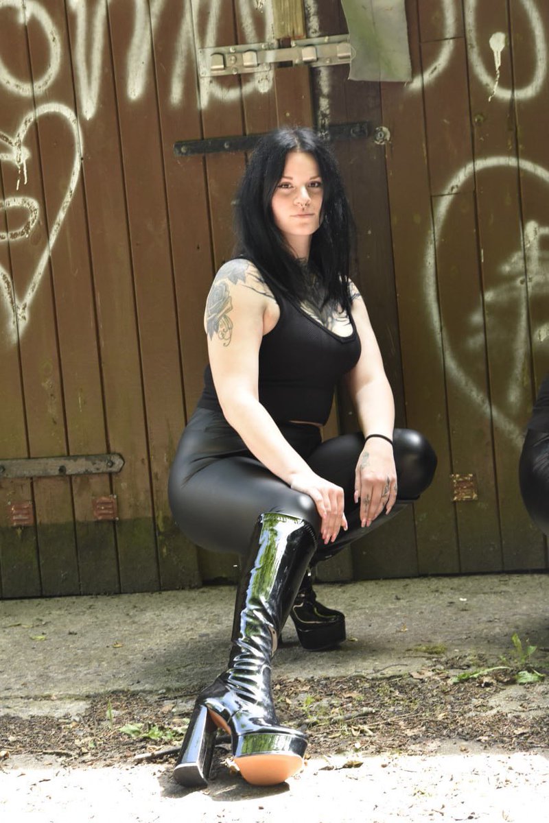 Guten Morgen Findom ⛅️
Angetreten, heute nehme ich auch Amazon Gutscheine entgegen🤌🏻😈
Schreib mir in die Dm‘s

#findom #femdom #moneydom #mistress #goddess #geldherrin #paypig #payslave #zahlsklave