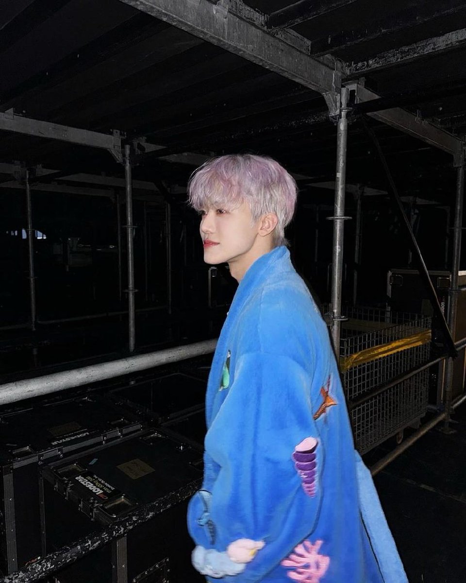 자신을 둘러보세요. 당신은 이 잔인한 세상에서 얼마나 오랫동안 살아남았는지 알게 될 것입니다.