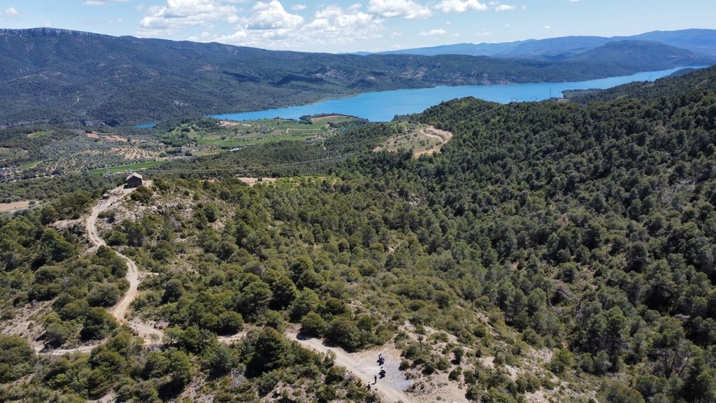 Take only memories, leave only footprints 👣

Stumbled on these amazing views in Spain 📸

#visitspain #tourspain #naturephotography #naturevideography #professionalphotographer