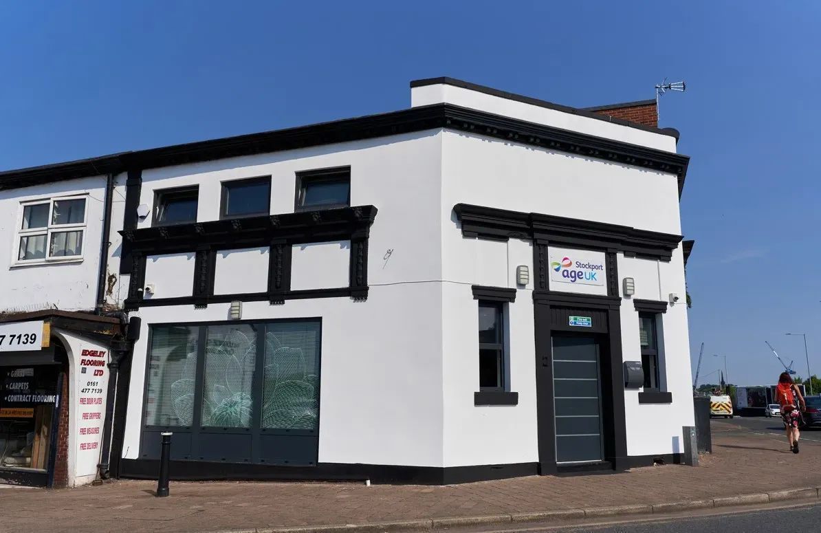 Do you need help doing things online? Why not come to our digital drop in’s Monday and Wednesdays 12-2pm, at the Hub on Castle Street, Edgeley (just near the roundabout) and #SkyUp volunteers will be there to help 💻 
For more info see buff.ly/3YQuTK8 

#Digiknow