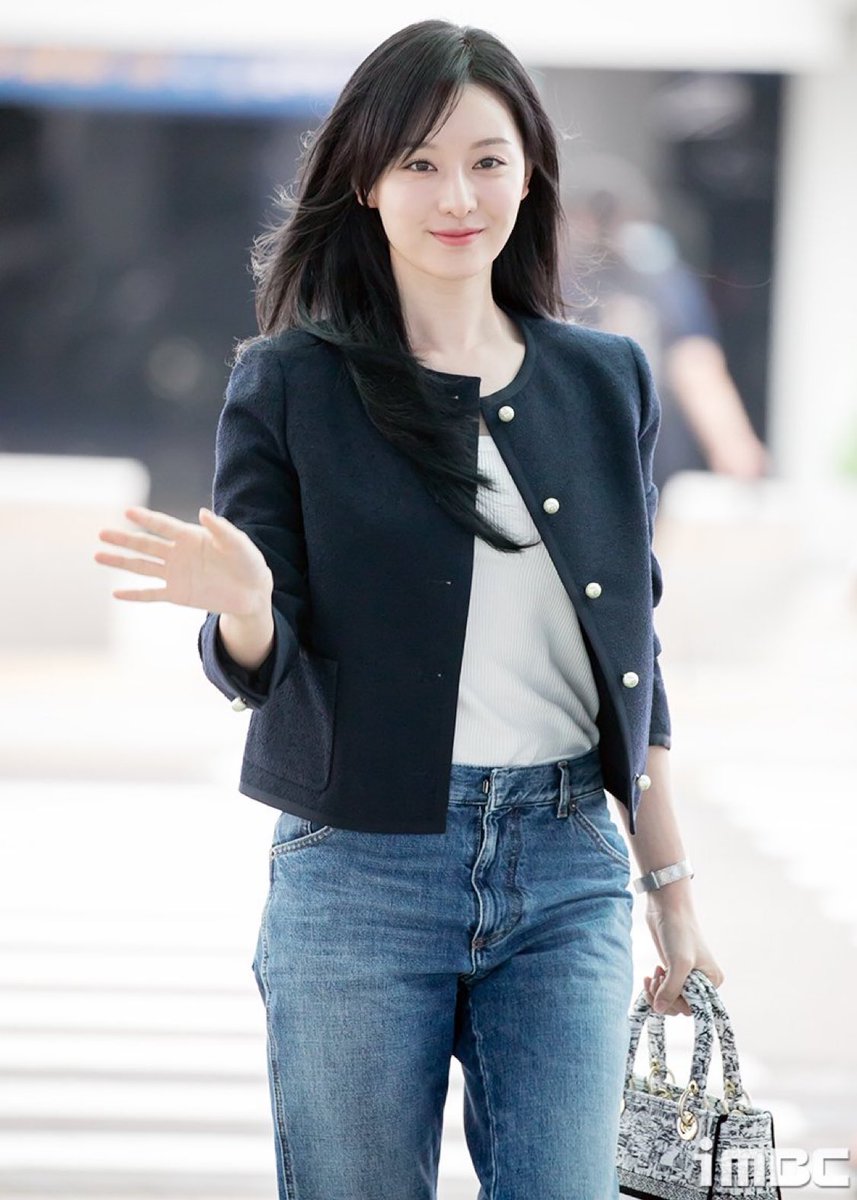 starofspring's tweet image. HEAVENSSSS SHE'S SO BEAUTIFUL 😭