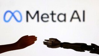 itz_mohitverma's tweet image. Meta has launched its artificial intelligence in India, Meta AI. It will be available in english across the company's apps -
WhatsApp
Facebook
Instagram
Messenger
#Meta #MetaAI