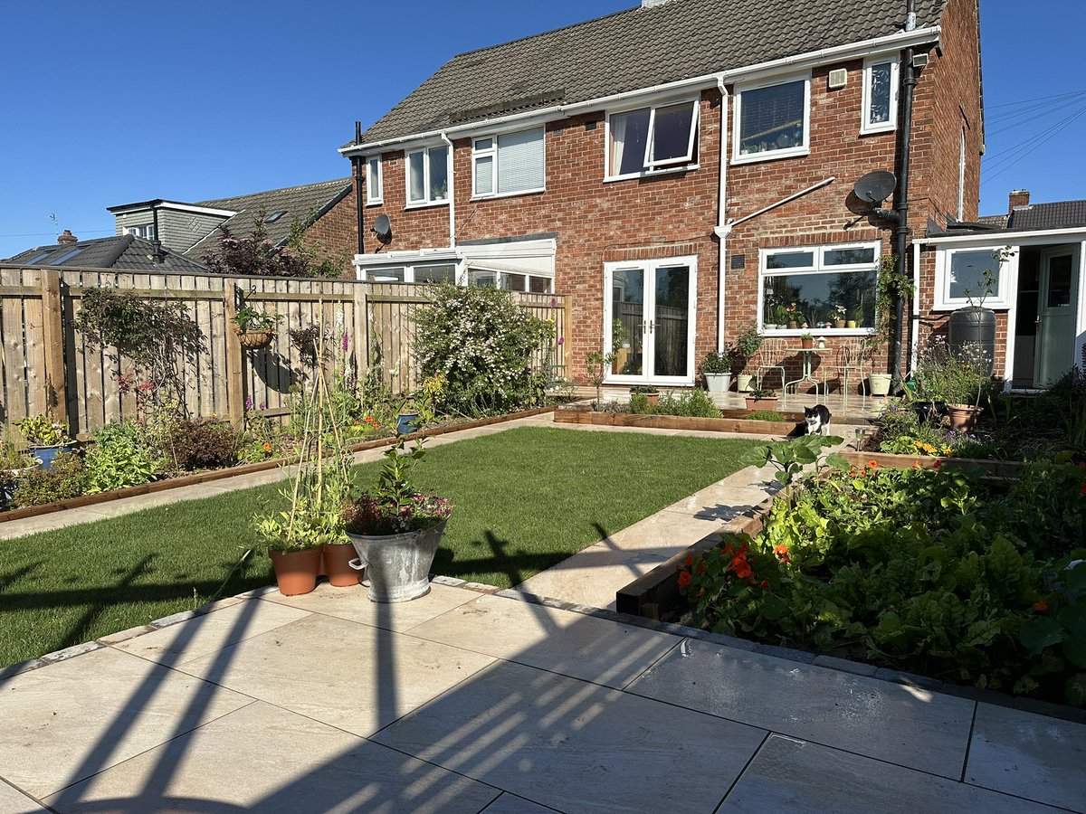 JessicaSpara's tweet image. The garden got a facelift. My own little slice of heaven.