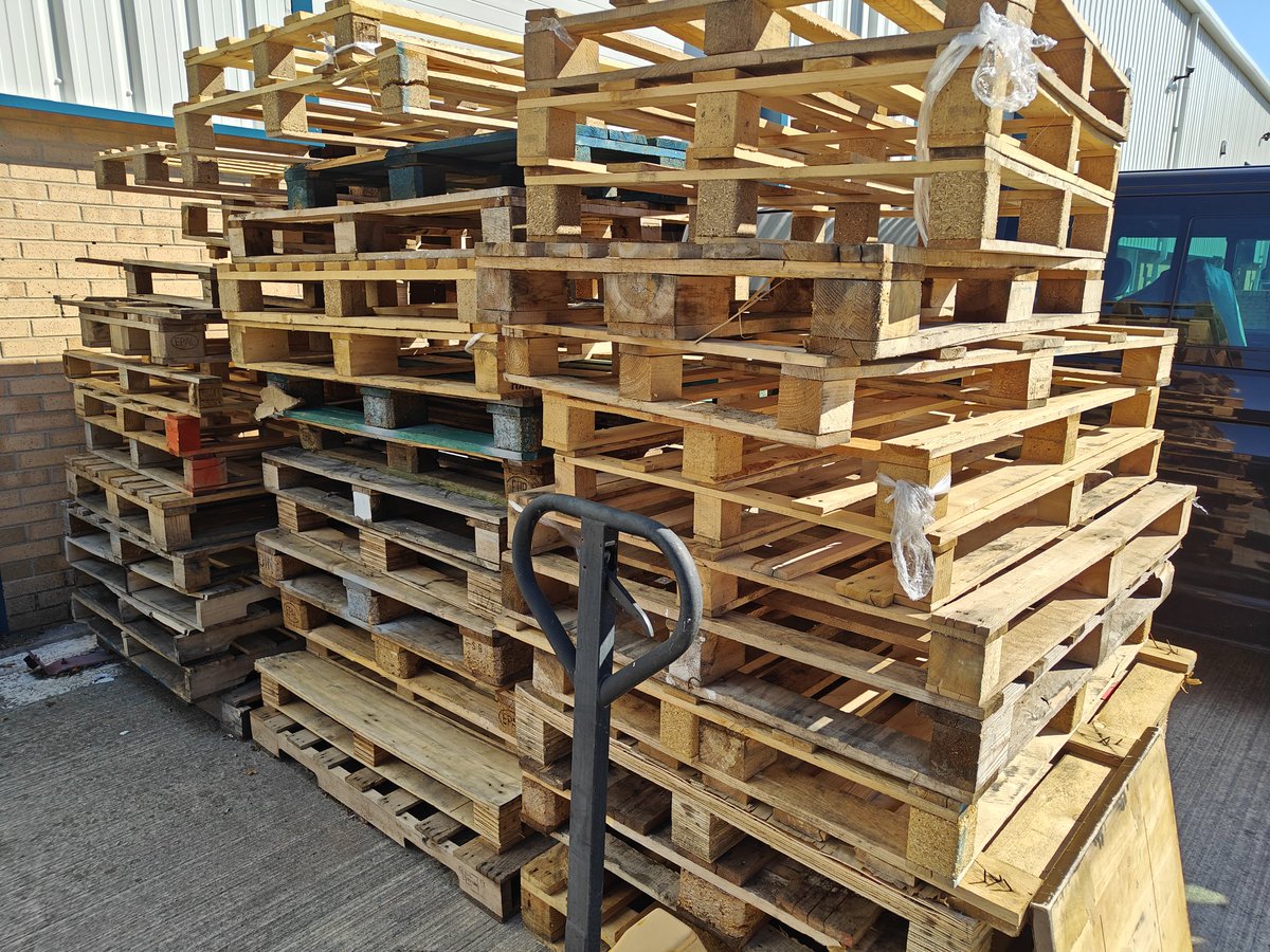 Free Pallets York YO10 , DM us for info