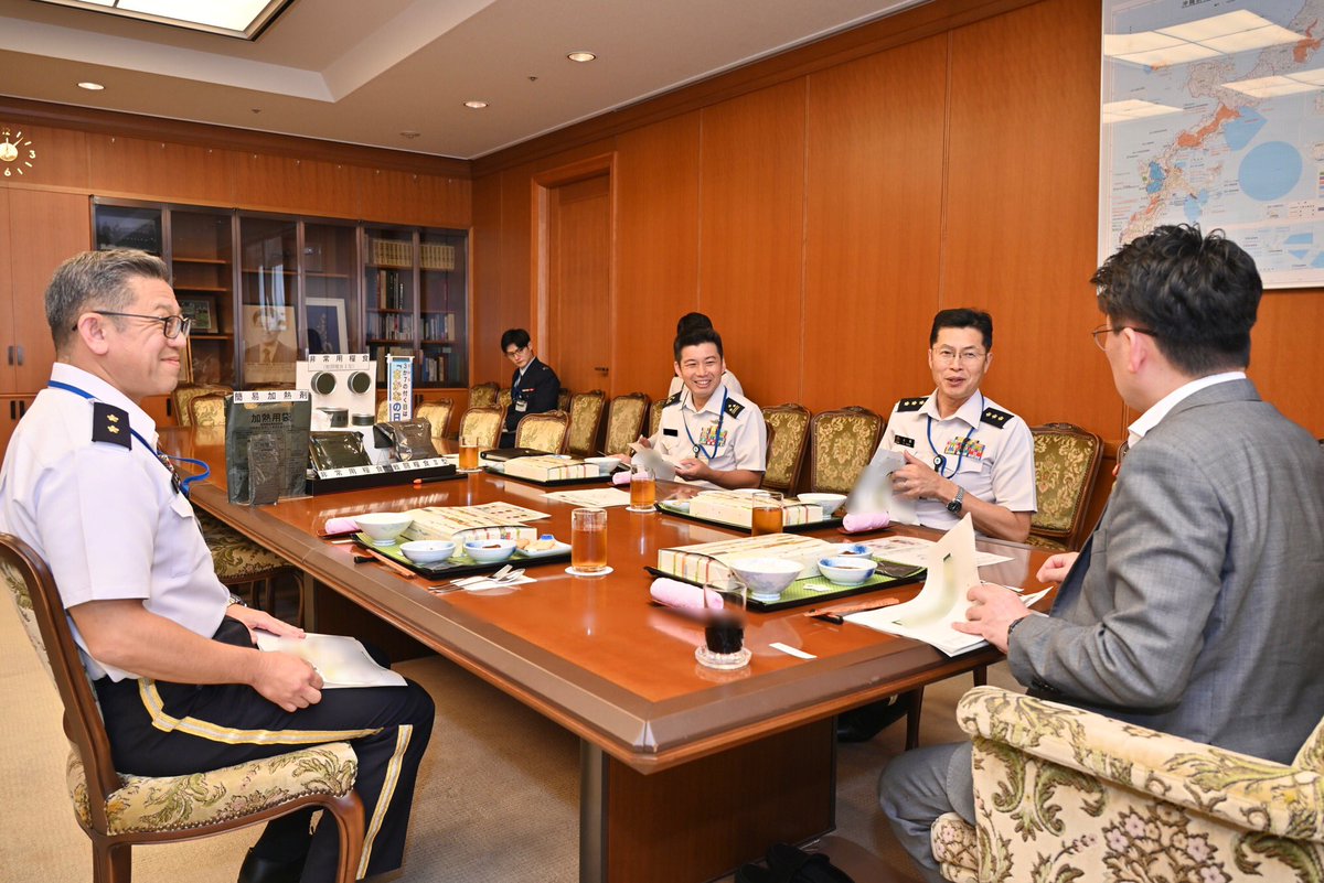 6月24日、鬼木防衛副大臣は、陸上自衛隊の戦闘糧食を試食体験しました