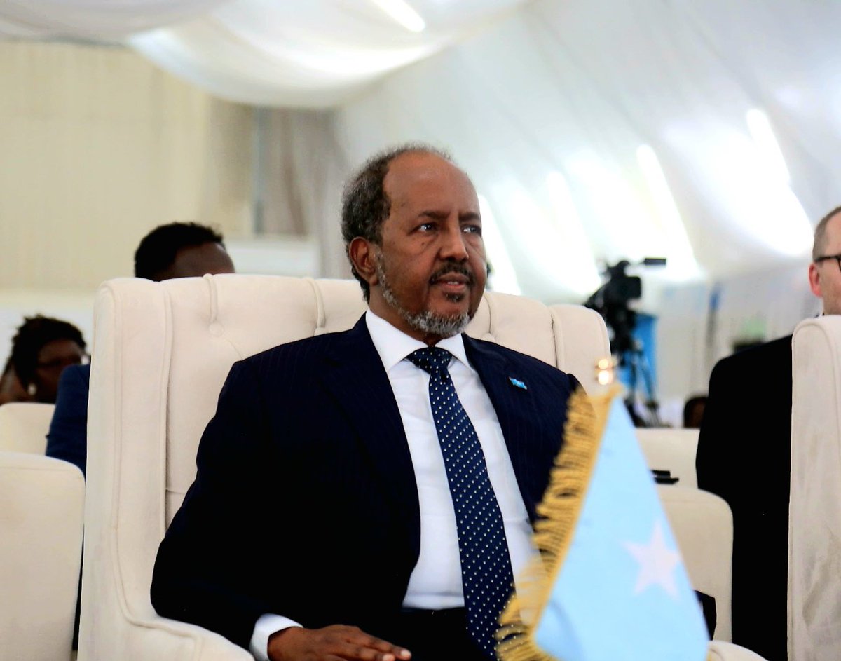 SONNALIVE's tweet photo. President @HassanSMohamud has reached the venue of #EACON 2024 in #Mogadishu, where he is set to deliver the keynote address at the East Africa Community Conference focused on enhancing regional cooperation. https://t.co/5DqyZTx32J