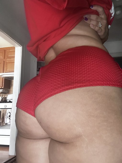 Red is such a power color so obviously it&rsquo;s a color for me!! What&rsquo;s your best color? https://t.co/Mx<a href="/tag/rt"class="tags"><span>#rt</span></a><a href="/tag/bondage"class="tags"><span>#bondage</span></a><a href="/tag/pantyhose"class="tags"><span>#pantyhose</span></a>