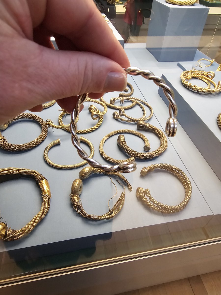 Tess_Machling's tweet image. Brought torclet to see the fam...

#archaeology #torcs #gold