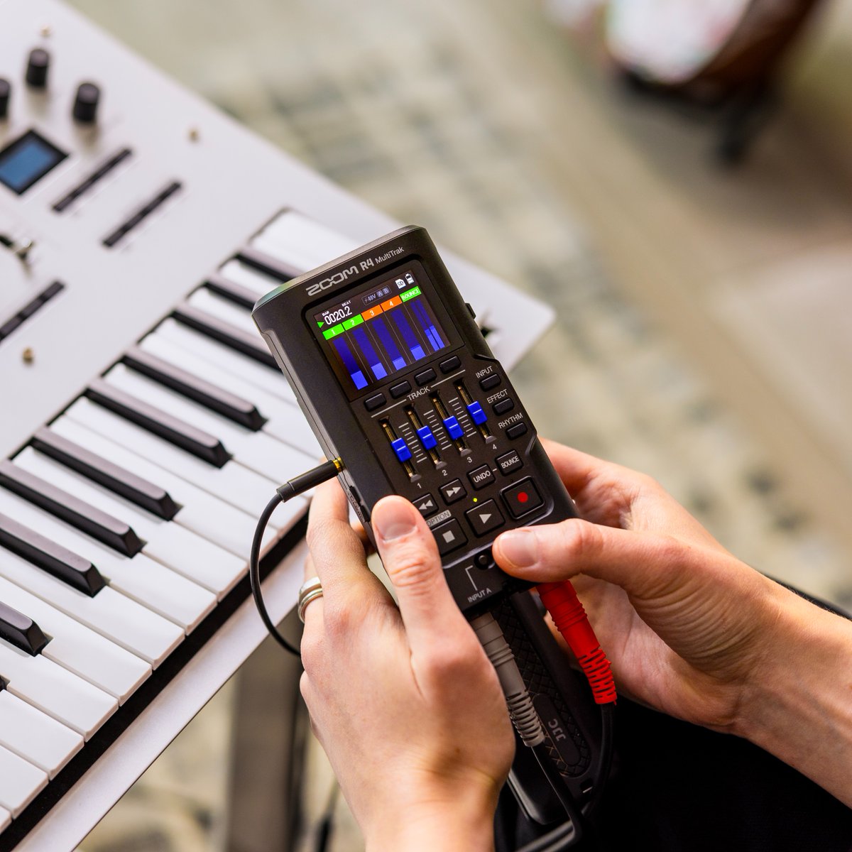ZoomSoundLab's tweet photo. π€ πΈ πΉ
#zoomsoundlab #proaudio #handheldrecorder https://t.co/u87ZG9AO2z