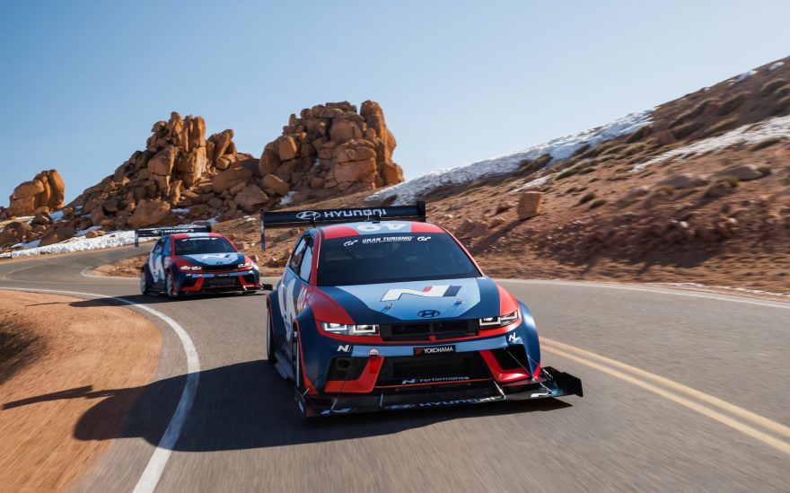 Highmotor's tweet image. Varios modelos eléctricos deslumbran en la subida a Pike´s Peak highmotor.com/varios-modelos… #Hyundai #IONIQ #Ioniq5 #CochesEléctricos #2024 #PikesPeak
