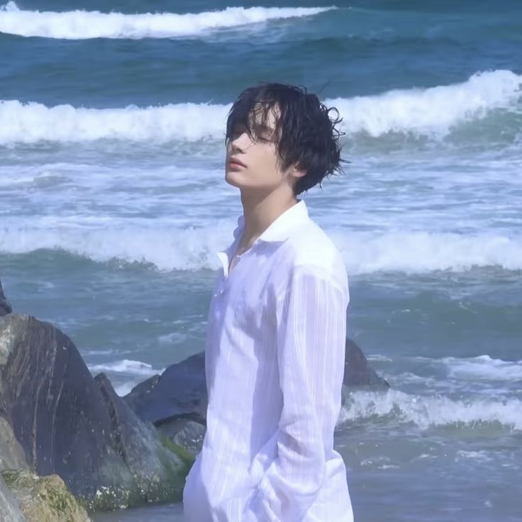 our_summer_0's tweet photo. 우리의 사랑을 전부 담기엔 여름이 너무 짧은 것 같지? https://t.co/Z9jJJCmUmp