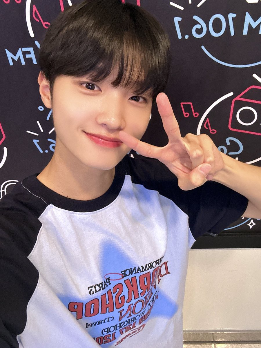 [⏰]
잠시 후 KBS Cool FM '데이식스의 키스 더 라디오'에 손동표가 출연합니다!
동표와 함께 월요병 극복🍀🤍

#미래소년 #MIRAE
#손동표 #SONDONGPYO
#KBSCoolFM #데키라