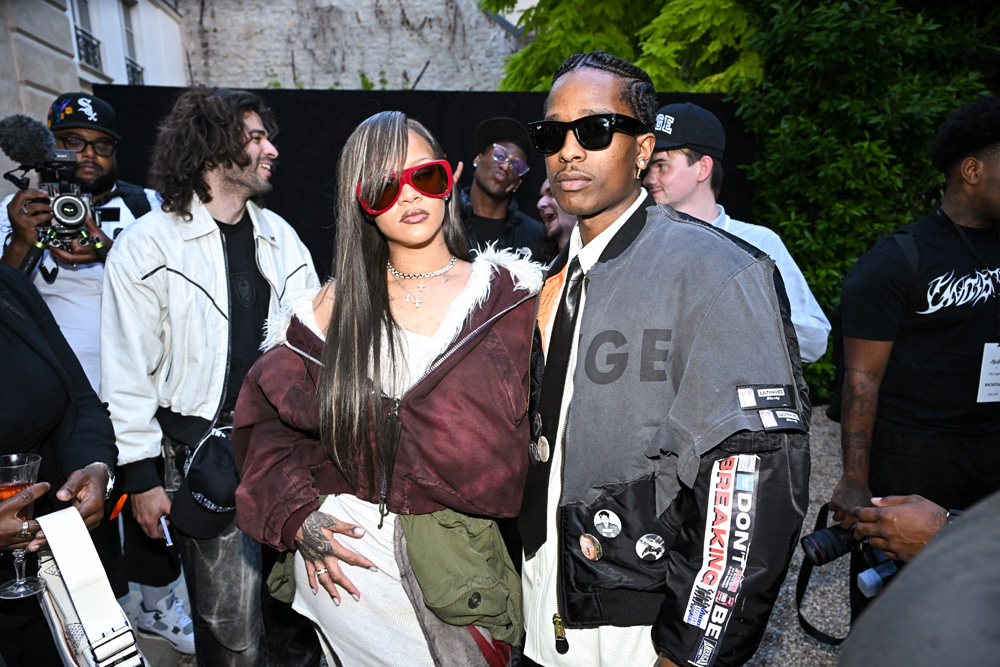 NumeroMagazine's tweet image. #Rihanna, #ASAPRocky, #PushaT, #TinaKunakey, #XavierDolan... Découvrez toutes les célébrités présentes à la Fashion Week masculine printemps-été 2025 de Paris avec Numéro ! 📸➡️vu.fr/VmnBC