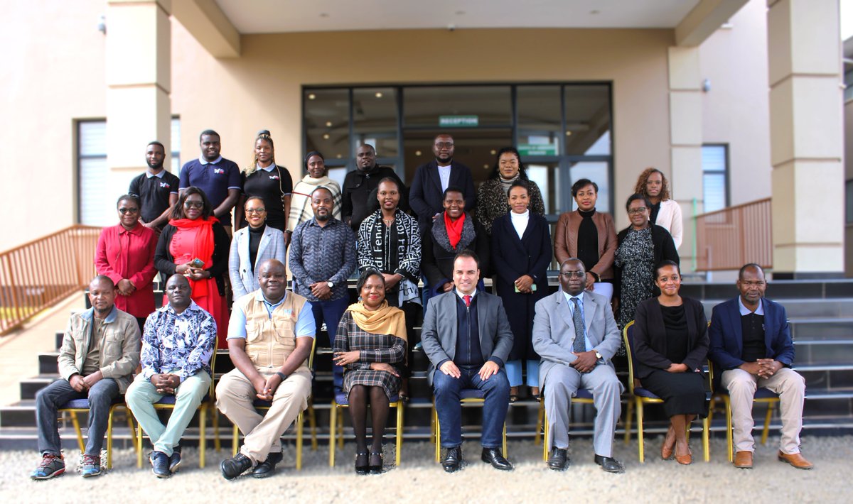 IPOR Malawi (@ipormalawi) on Twitter photo We have partnered with <a href="/DemocracyIntl/">Democracy International</a> to train parliamentary staff on research methods through the Parliamentary Support Program. The training aims at promoting informed decision-making in parliamentary processes through research.
#Researchtraining #PSP #ipor #wewin We have partnered with <a href="/DemocracyIntl/">Democracy International</a> to train parliamentary staff on research methods through the Parliamentary Support Program. The training aims at promoting informed decision-making in parliamentary processes through research.
#Researchtraining #PSP #ipor #wewin