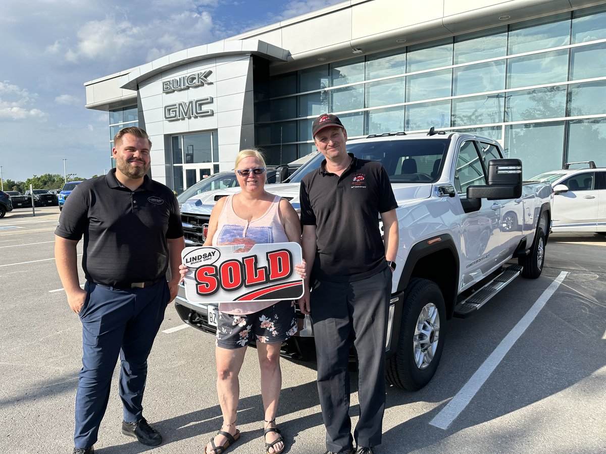 Congratulations to the Brown family on their powerful choice of the 2024 GMC Sierra HD Pro! 🚚 With Matt St. Croix's expert assistance at Lindsay Buick GMC, the Browns are set for any task with a truck that's built to handle the toughest jobs.
