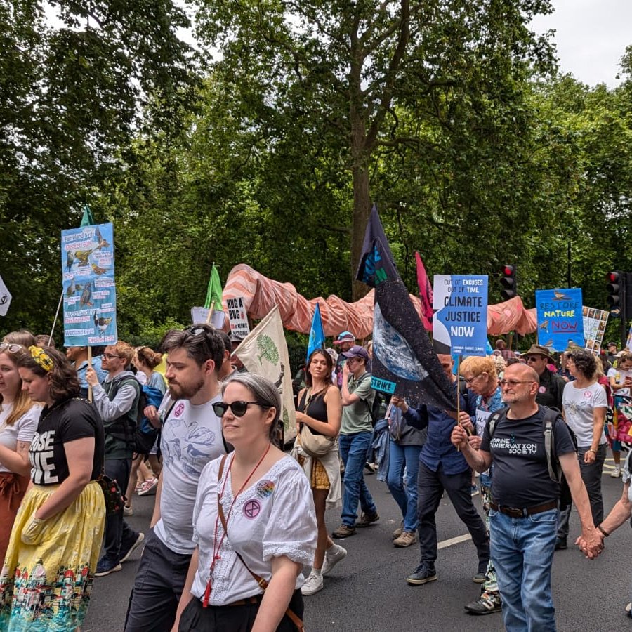 RSPBAction's tweet image. Thank you to the over 60,000 of you who marched through London on Saturday to demand we #RestoreNatureNow. 

Together, we made our voices heard.

Now we need action 👇
rspb.org.uk/whats-happenin…