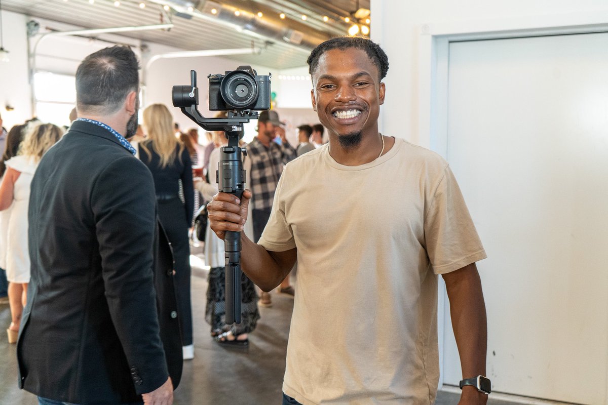 Smiles are contagious working with me 📸💪🏾

#photo #sony #media #art #lifestyle #videography #reels