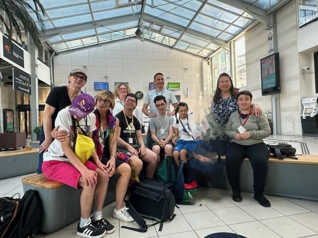 Ce matin visite de la gare <a href="/SNCFVoyageurs/">SNCF Voyageurs</a> de Poitiers et départ en <a href="/TERNouvelleAQ/">SNCF Voyageurs TER NOUVELLE-AQUITAINE</a> pour La Rochelle notre engagement RSE avec les jeunes de l'IME de Mauroc