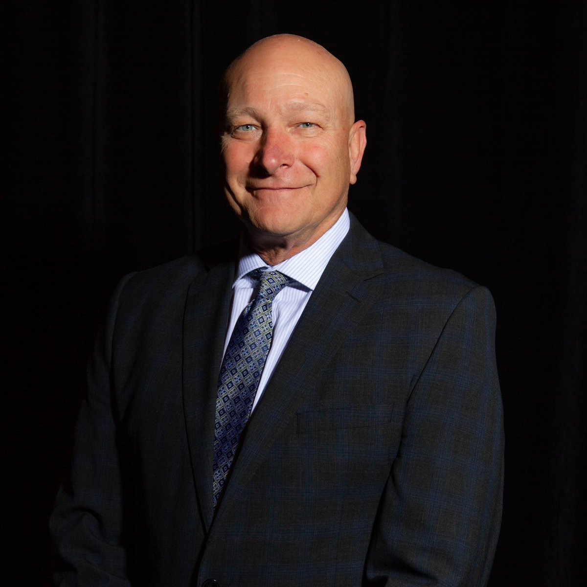 OACPOfficial's tweet photo. We are excited to welcome our new Executive Director, Paul Pedersen, to the #OACP team. Paul recently retired as Chief of @SudburyPolice &amp; today begins his tenure leading our association. Congratulations 🥳 🎉 https://t.co/jsUo875jyU