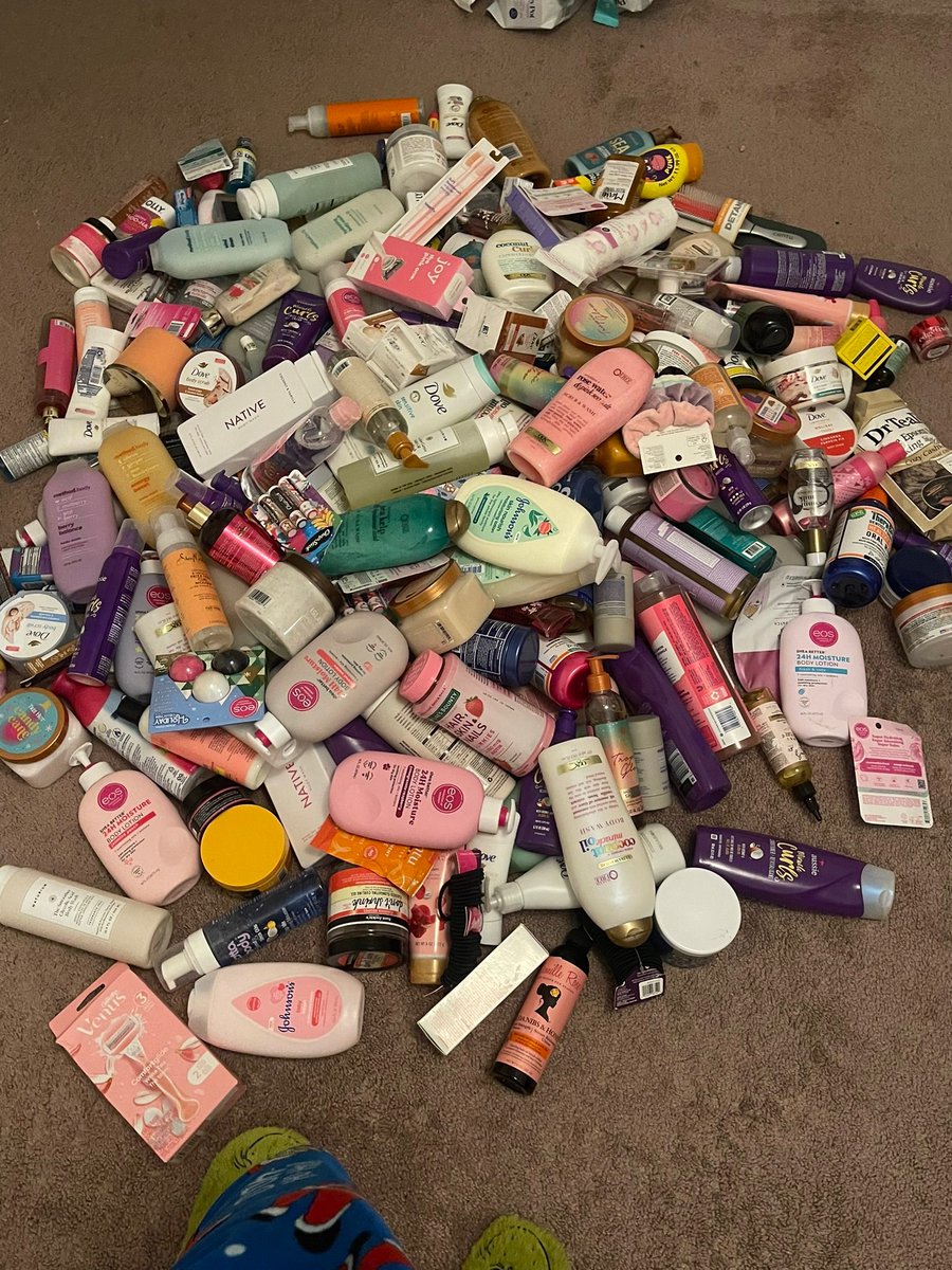wtffolly_'s tweet image. Hygiene addict