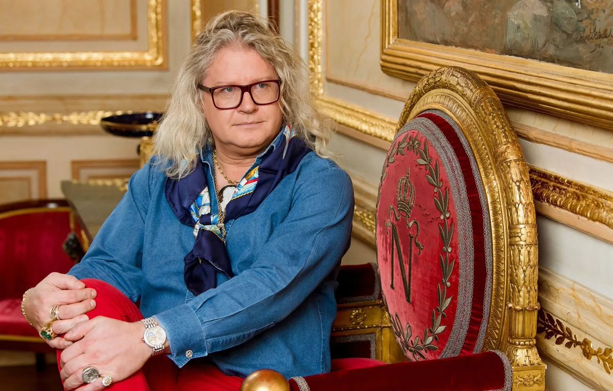 🇫🇷 FLASH - Le collectionneur Pierre-Jean Chalençon aurait tenu des propos racistes à l'encontre d'une journaliste marocaine au cours d'un dîner, samedi soir à Paris : "Je t’encule, les Arabes seront toujours des Arabes, rentre chez toi, sale pouffiasse" aurait-il déclaré. (VA)