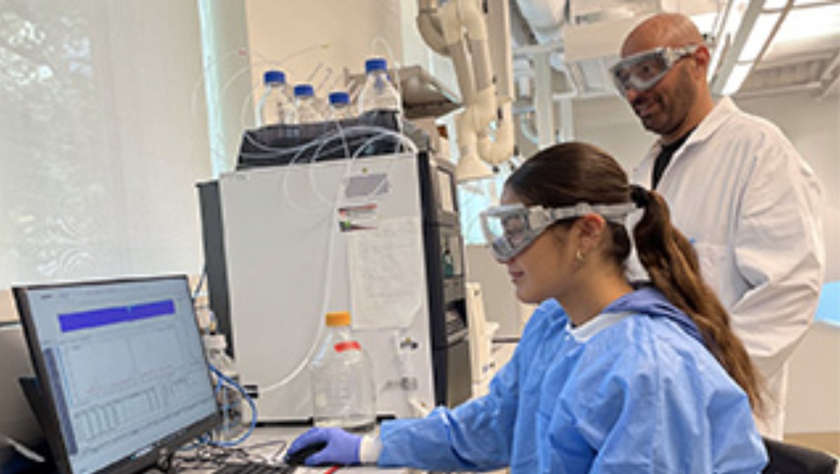 Seton Hall Chemistry and Biochemistry (@setonchem) on Twitter photo Cosimo Antonacci and Biology Student Daniella Catao Awarded STEM Undergraduate Research Award! <a href="/SetonChem/">Seton Hall Chemistry and Biochemistry</a> <a href="/SetonHall/">Seton Hall</a> shu.edu/arts-sciences/… Cosimo Antonacci and Biology Student Daniella Catao Awarded STEM Undergraduate Research Award! <a href="/SetonChem/">Seton Hall Chemistry and Biochemistry</a> <a href="/SetonHall/">Seton Hall</a> shu.edu/arts-sciences/…