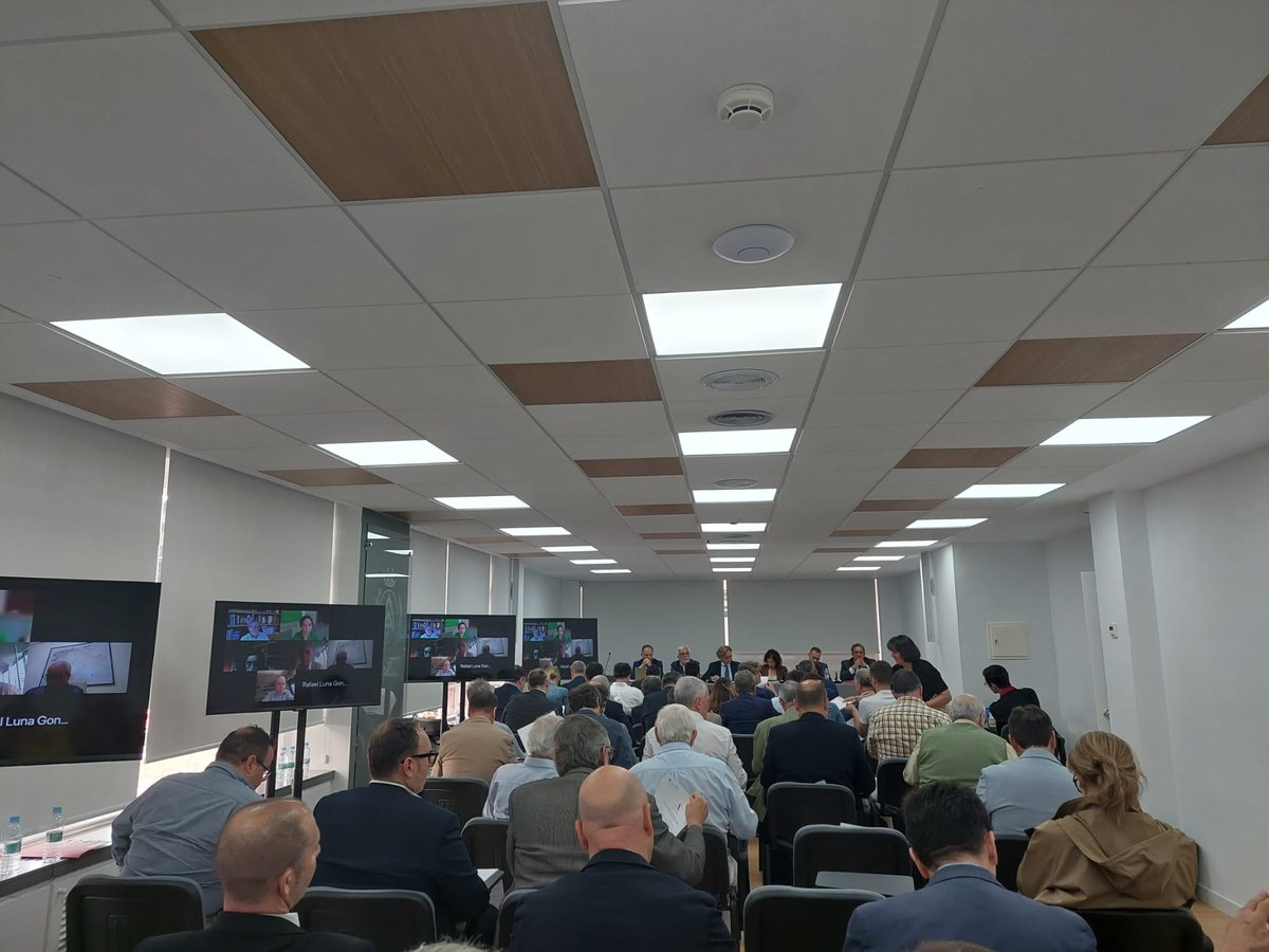 Asamblea General celebrada el día 21 de junio, en el Consejo General de la Arquitectura Técnica de España, con la asistencia de nuestra Presidenta Dña. Concepción María Diego Luna.