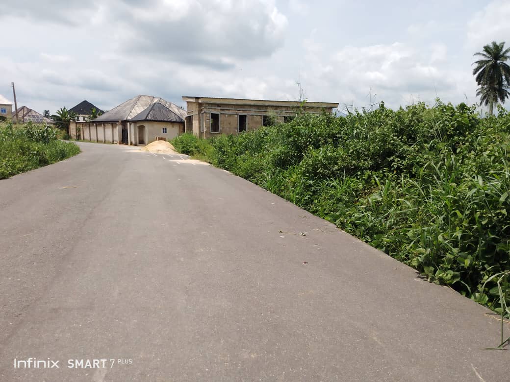 *🔥RUSH NOW 🔥*

*◼️1200Sqm Plot for SALE at ORON ROAD (IFA IKOT OKPON IN IKOT UDO), UYO.*
FEATURES:
✅ Residential 
✅ Flushed on a tared street 
✅ Develop Area                            ✅24/HRS Light.                            PRICE:11Million Negotiable.   
  📞07064585533