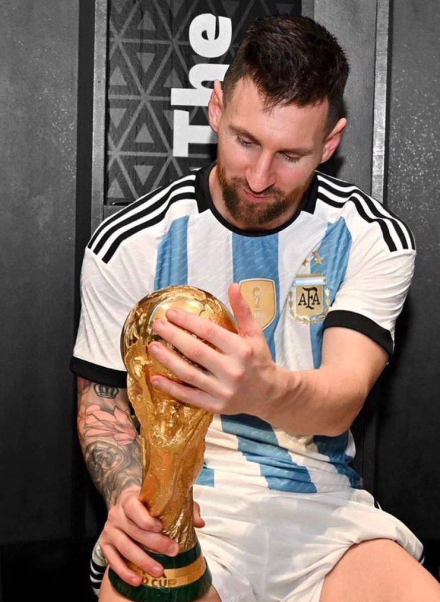 Magical__Messi's tweet image. Happy Birthday to the greatest footballer the world has ever seen! 🎉🐐