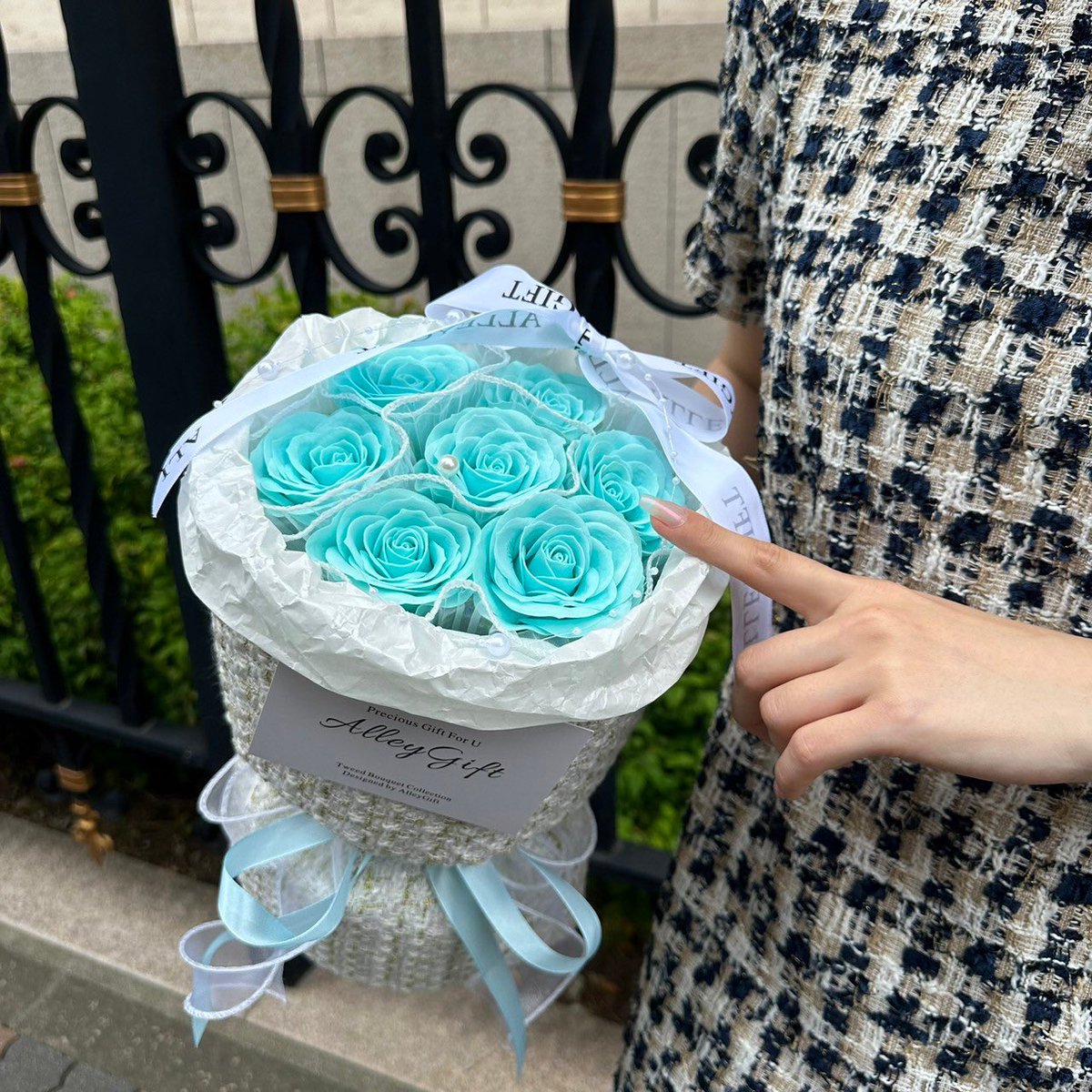 ティファニーブルーのワンホンブーケ💐💙🤍 花束のオーダーメイドはお