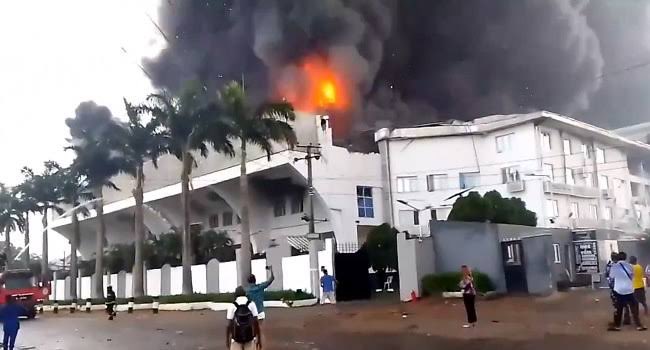 jcokechukwu's tweet photo. I don’t know what led to the Christ Embassy Church fire and I won’t speculate ahead of investigations. But what I do know is that Pastor Chris has been a LONE voice from the pulpit against #BillGatesGMO. Just wanted to put that out there. https://t.co/tK6MCFhaPM