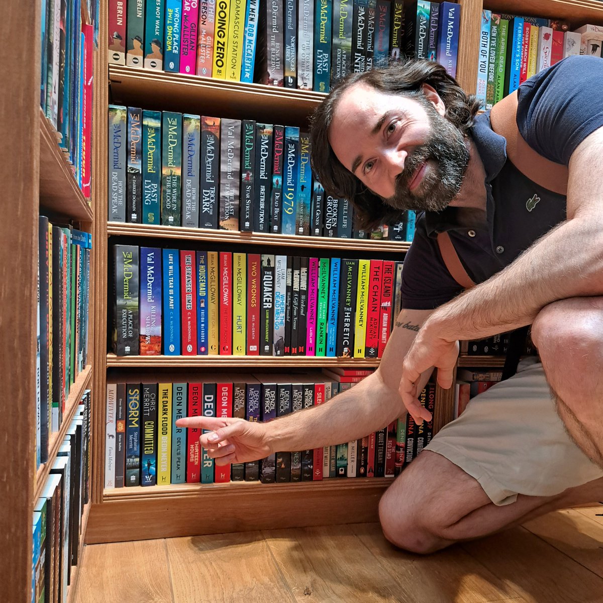 After years of digital publication, I was disproportionately excited to see one of my books on an actual shelf in an actual bookshop for the first time - and even better, alongside my sister <a href="/thestephmerritt/">Steph Merritt/S J Parris is not here</a>! The kind folks at <a href="/ToppingsBath/">Topping & Company Booksellers of Bath</a> let me sign it 🙏 <a href="/Wildfirebks/">Wildfire Books</a>