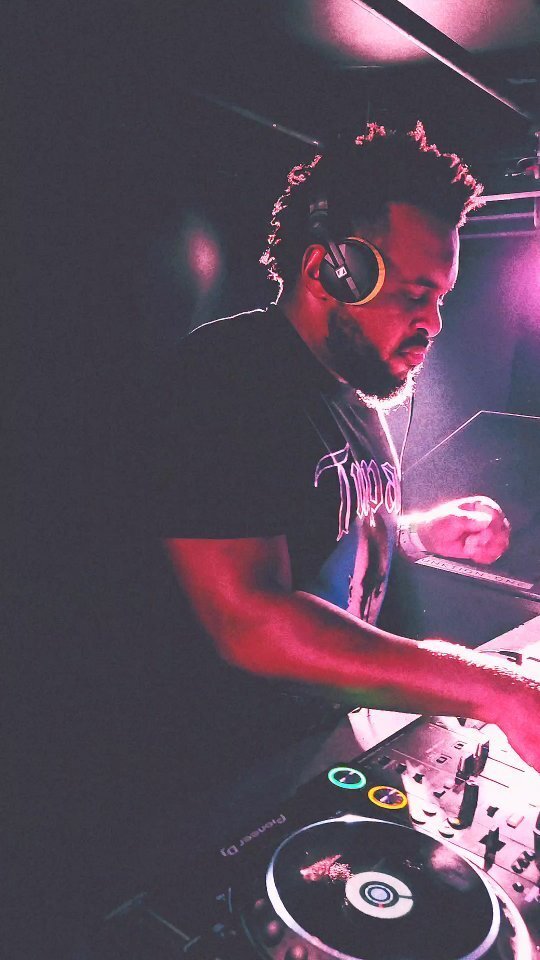 Dj_Sir_Loin's tweet image. Good times 😊✊🏾✨🔥🔥 #djSirLoin #OpenFormatDJ instagr.am/reel/C8mAXz5IT…